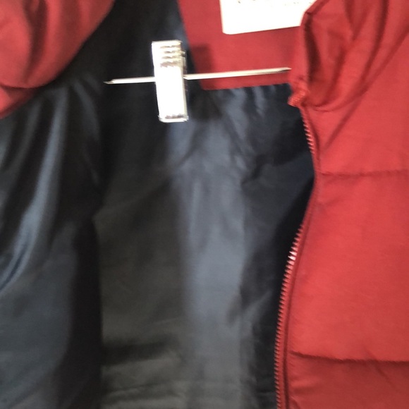 Men’s Light Burgundy R. M. Williams (Australia) Patterson puffer vest - Picture 4 of 4